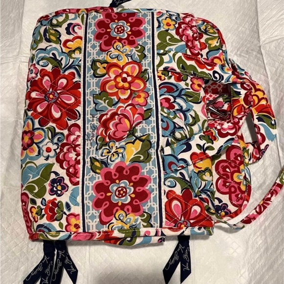 Vera Bradley "Retired Hope
Garden" Hanging Travel Organizer, like New - Picture 4 of 4